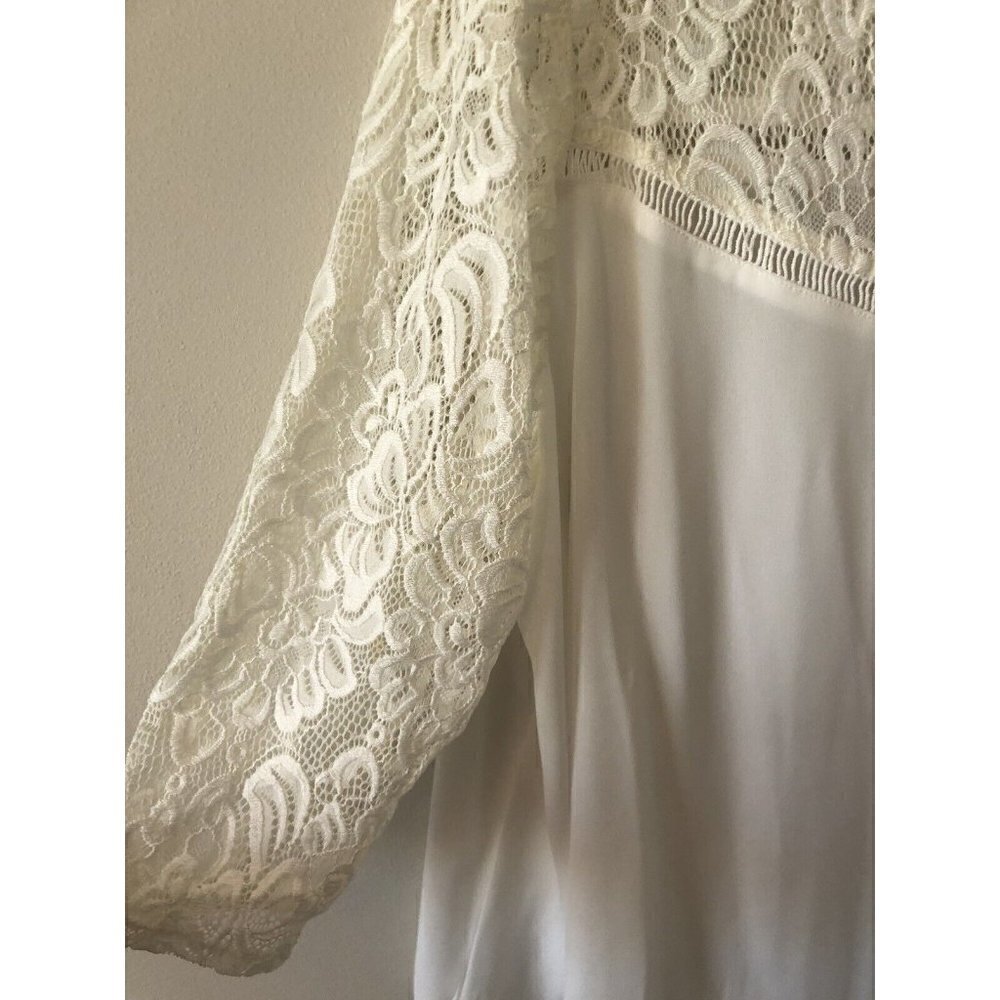 NWT Decree Juniors Plus Size 1X Cream Lace Trim Blouse 3/4 Sleeve - Picture 3 of 6